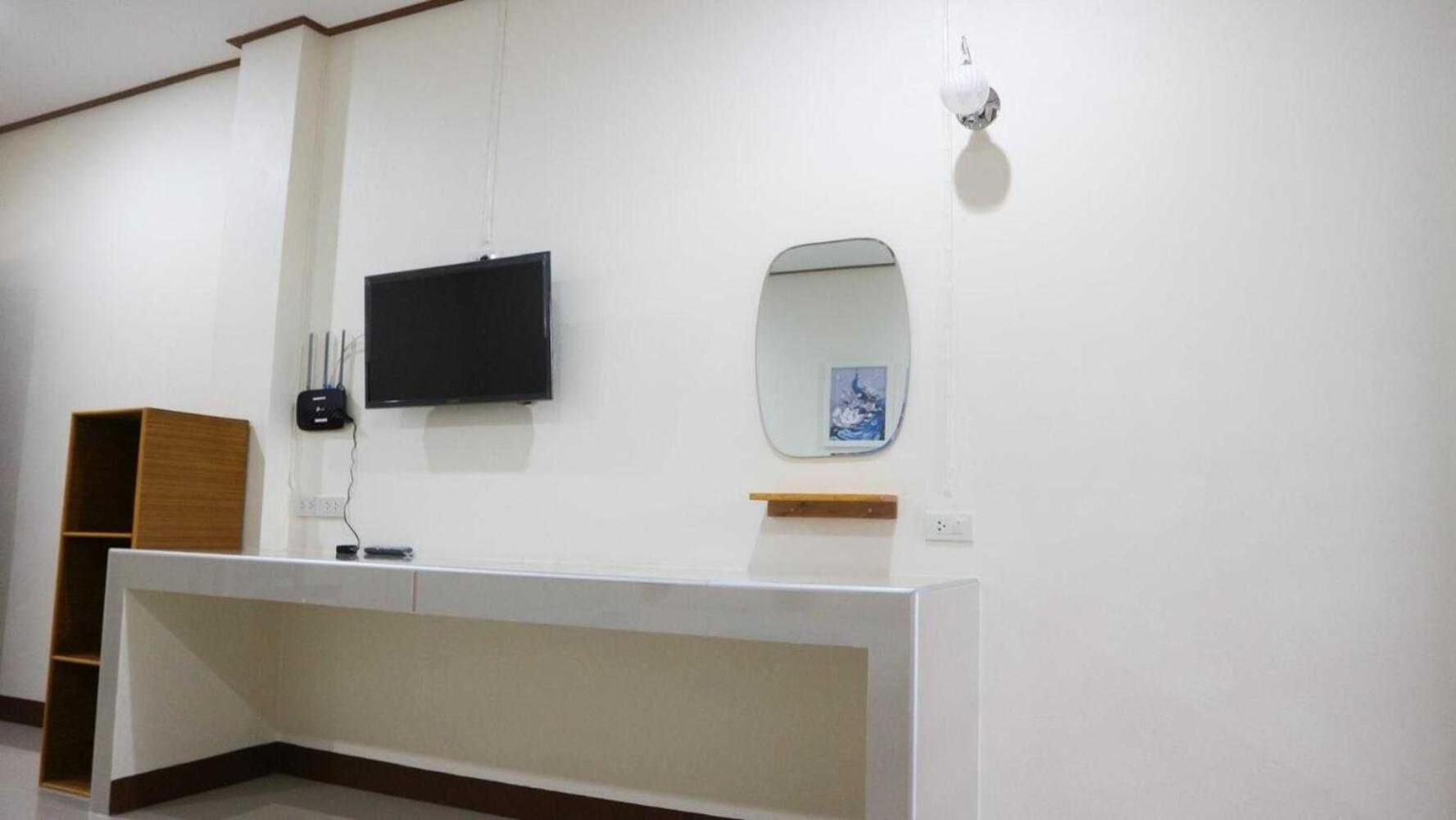 Capital O 75521 Sang Siri Apartment Samut Songkhram Buitenkant foto