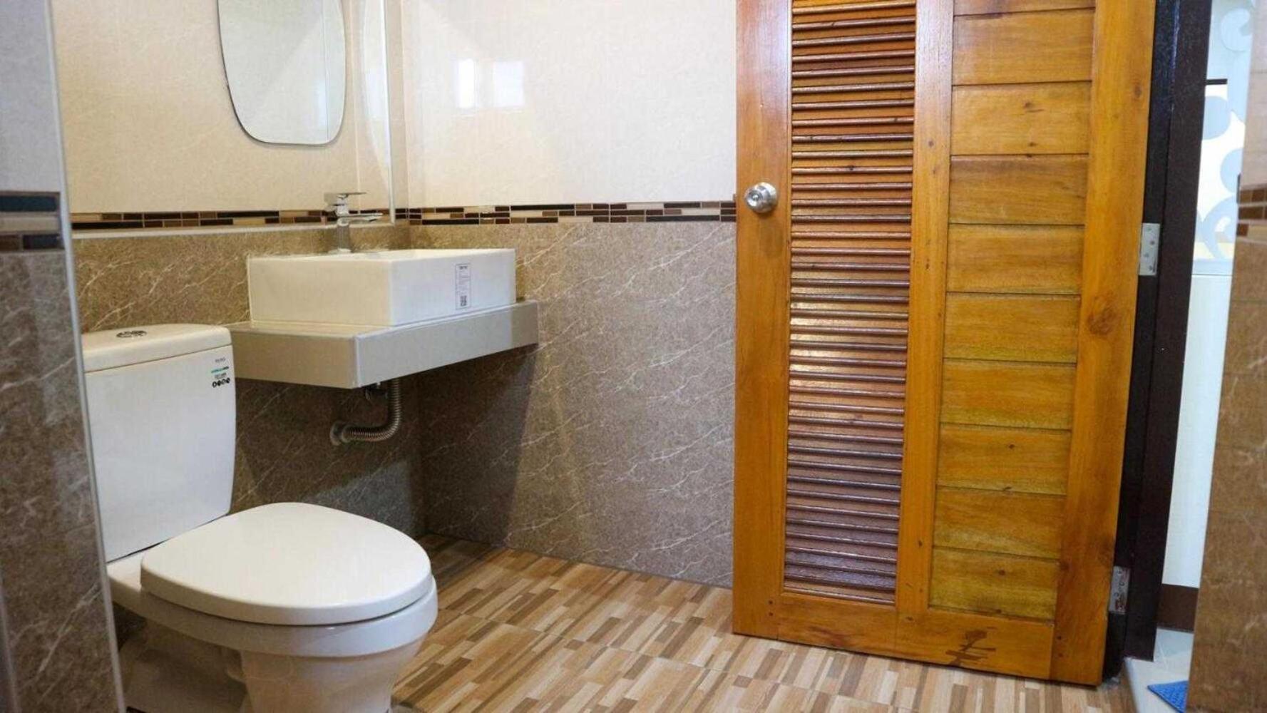 Capital O 75521 Sang Siri Apartment Samut Songkhram Buitenkant foto